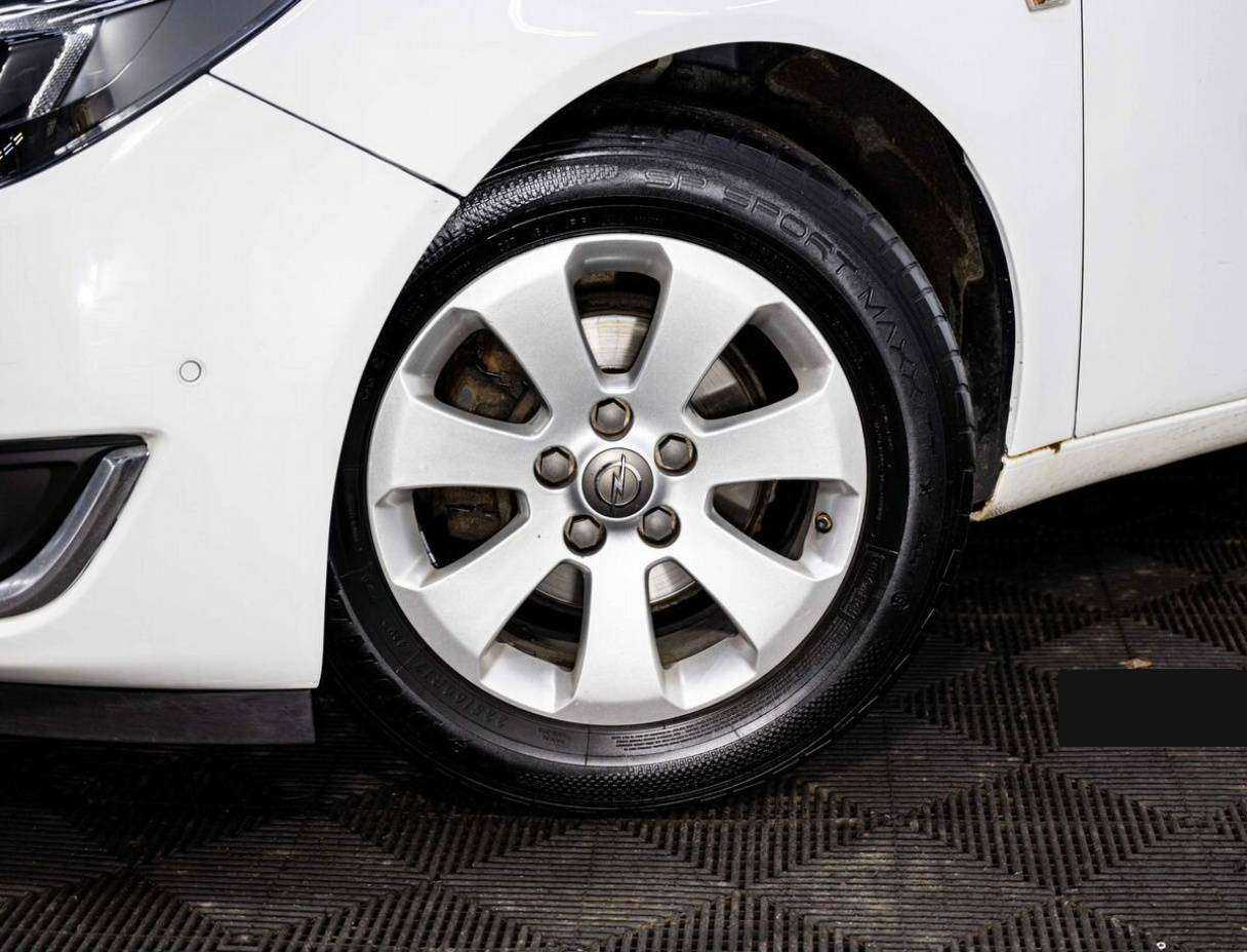 Опель Инсигния б/у, 2013, Механическая. Фото: #8