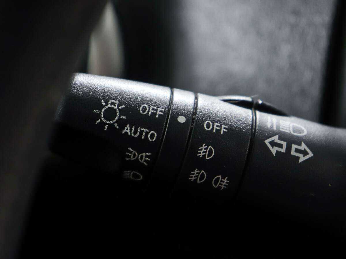 Ниссан Ноут б/у, 2012, Автоматическая. Фото: #12