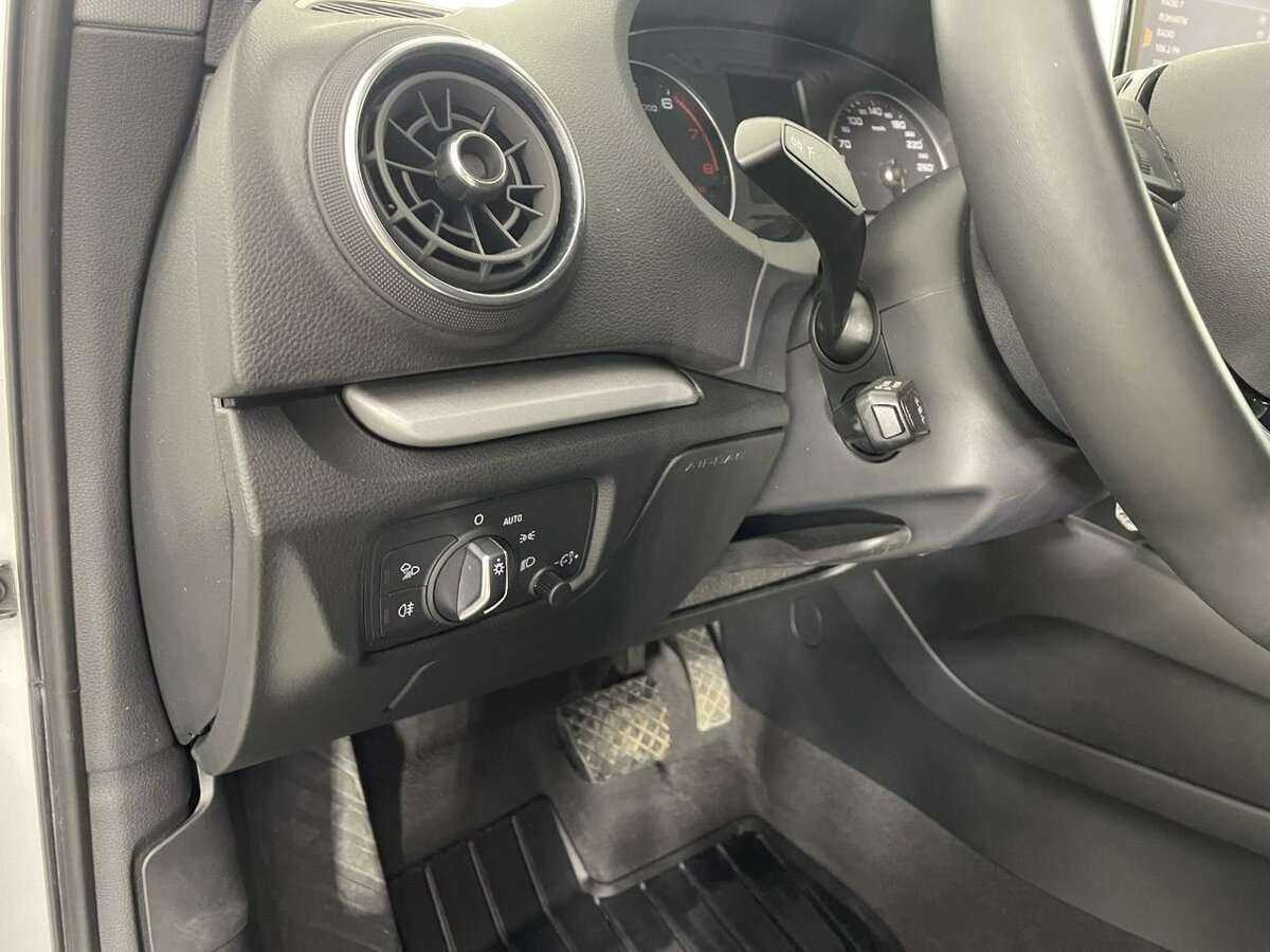 Ауди А3 б/у, 2018, Роботизированная. Фото: #8