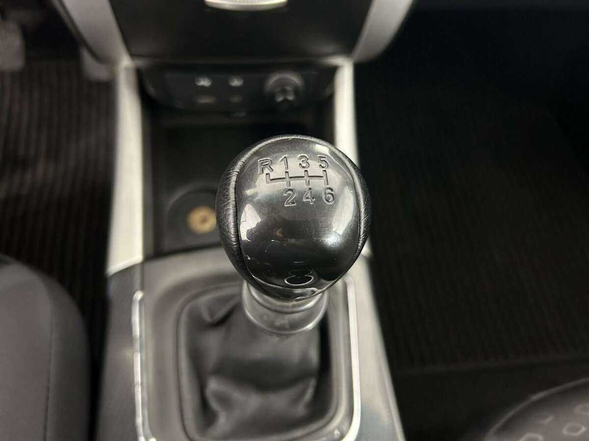 Сан-Ён Актион б/у, 2012, Механическая. Фото: #9