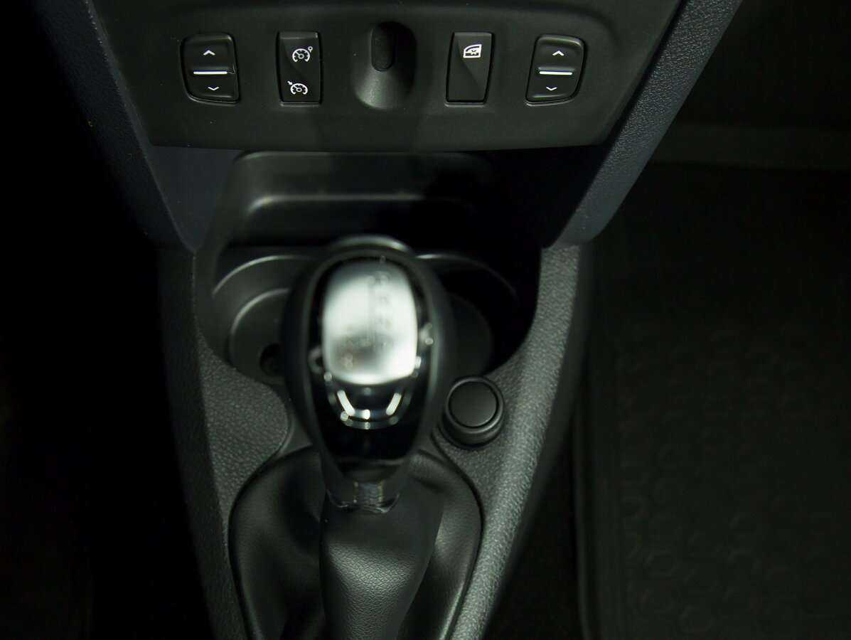 Рено Логан б/у, 2015, Автоматическая. Фото: #13