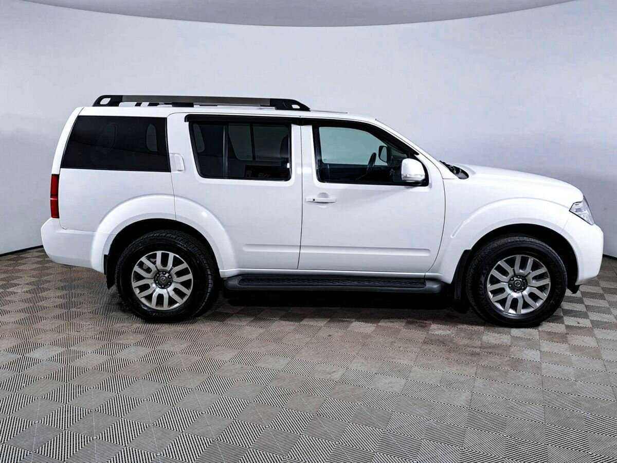 Ниссан Патфайндер б/у, 2014, Автоматическая. Фото: #3