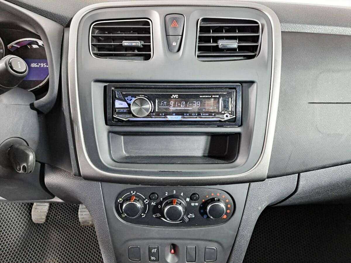 Рено Сандеро б/у, 2015, Механическая. Фото: #12