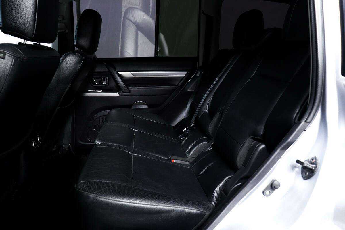 Митсубиши Паджеро б/у, 2012, Автоматическая. Фото: #11