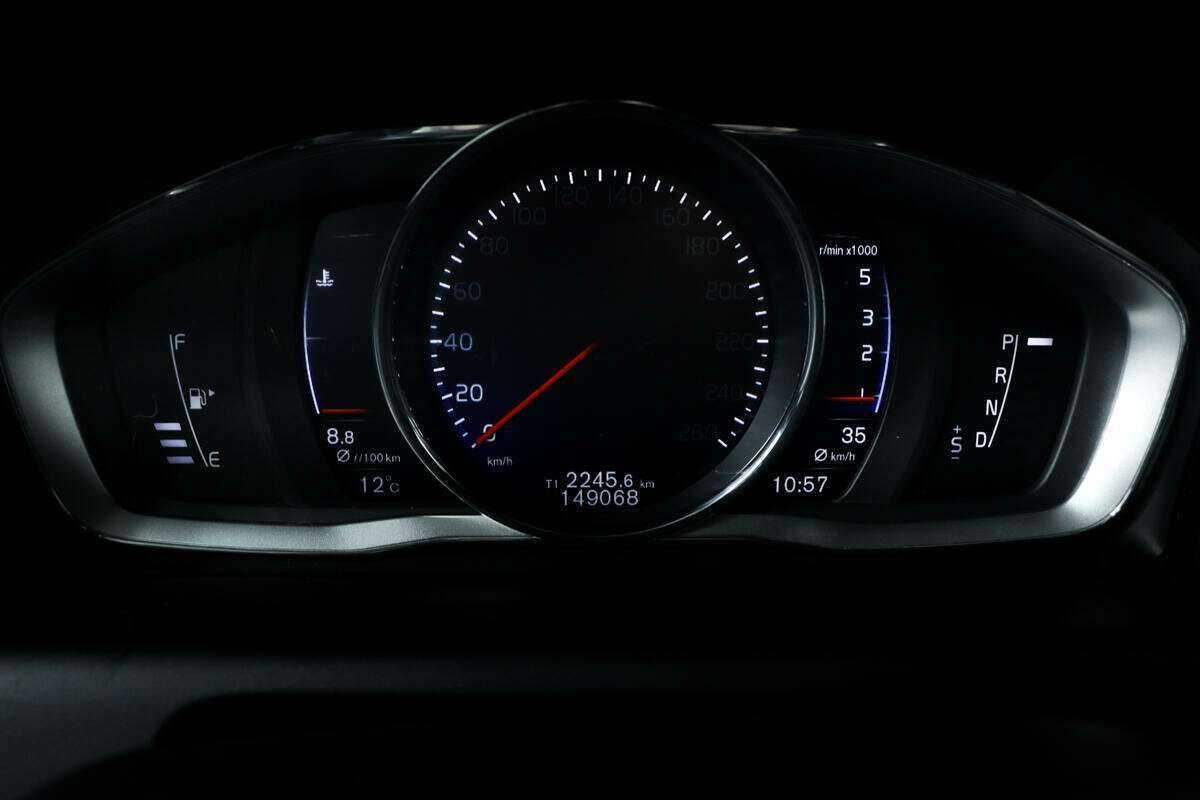 Вольво ИксЦ60 б/у, 2016, Автоматическая. Фото: #9