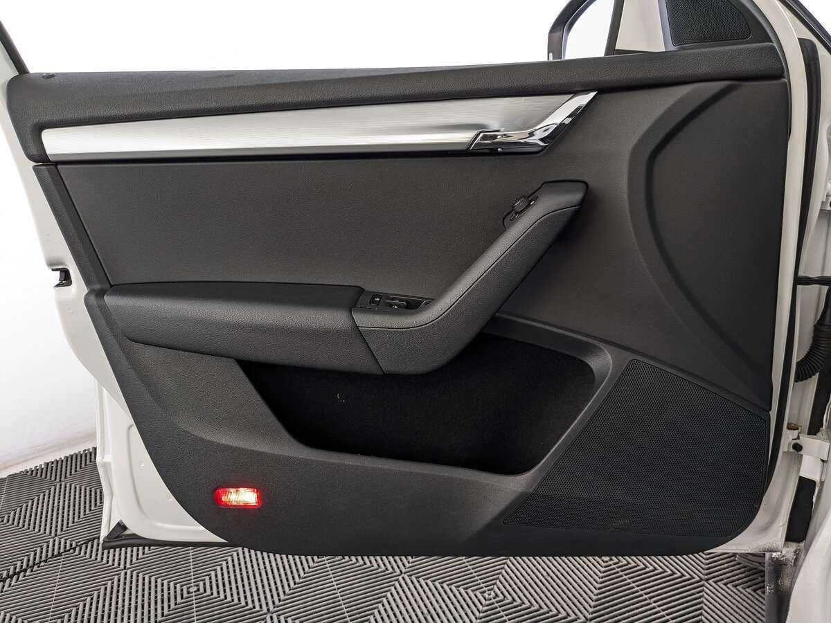 Шкода Октавия б/у, 2014, Роботизированная. Фото: #17