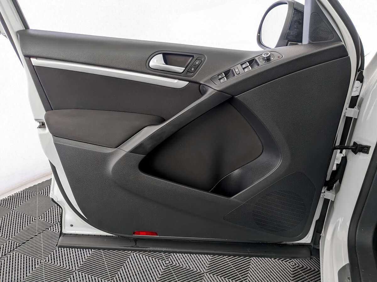 Фольксваген Тигуан б/у, 2013, Автоматическая. Фото: #14