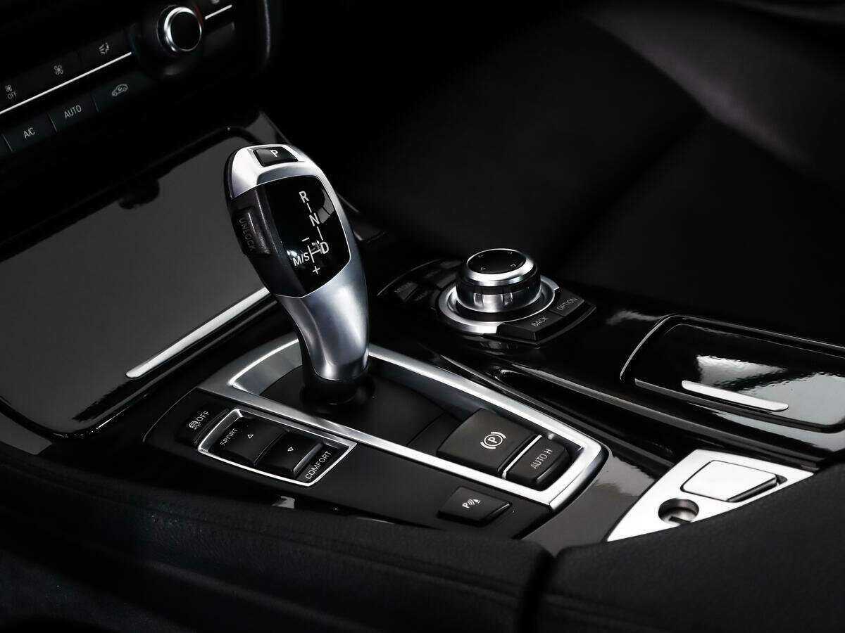 БМВ 5 серии б/у, 2015, Автоматическая. Фото: #8