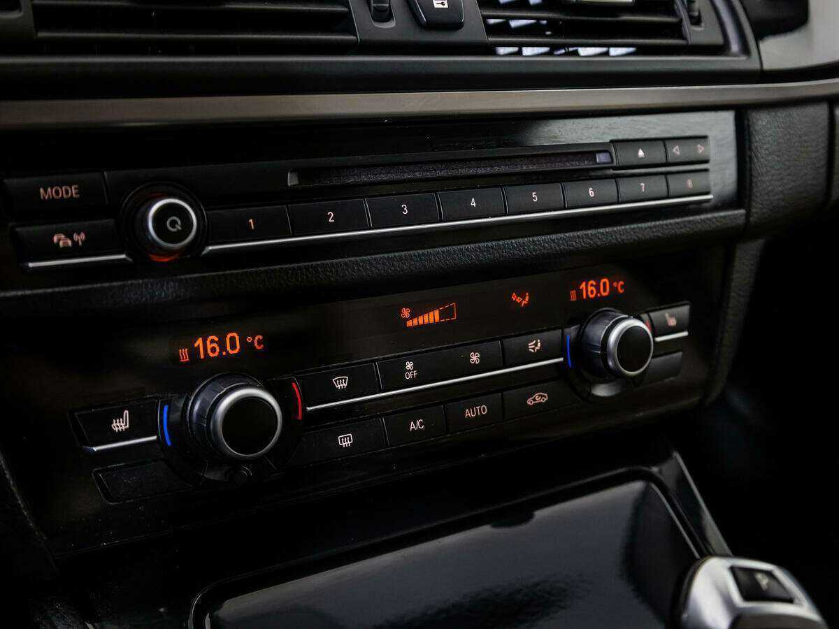 БМВ 5 серии б/у, 2014, Автоматическая. Фото: #11