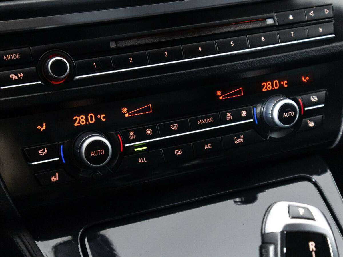 БМВ 5 серии б/у, 2012, Автоматическая. Фото: #16