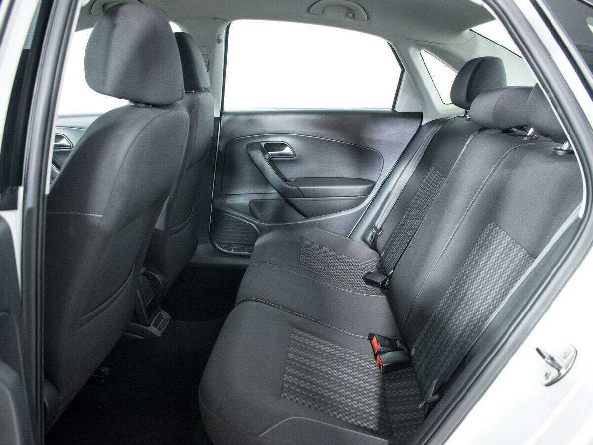 Фольксваген Поло б/у, 2015, Автоматическая. Фото: #9