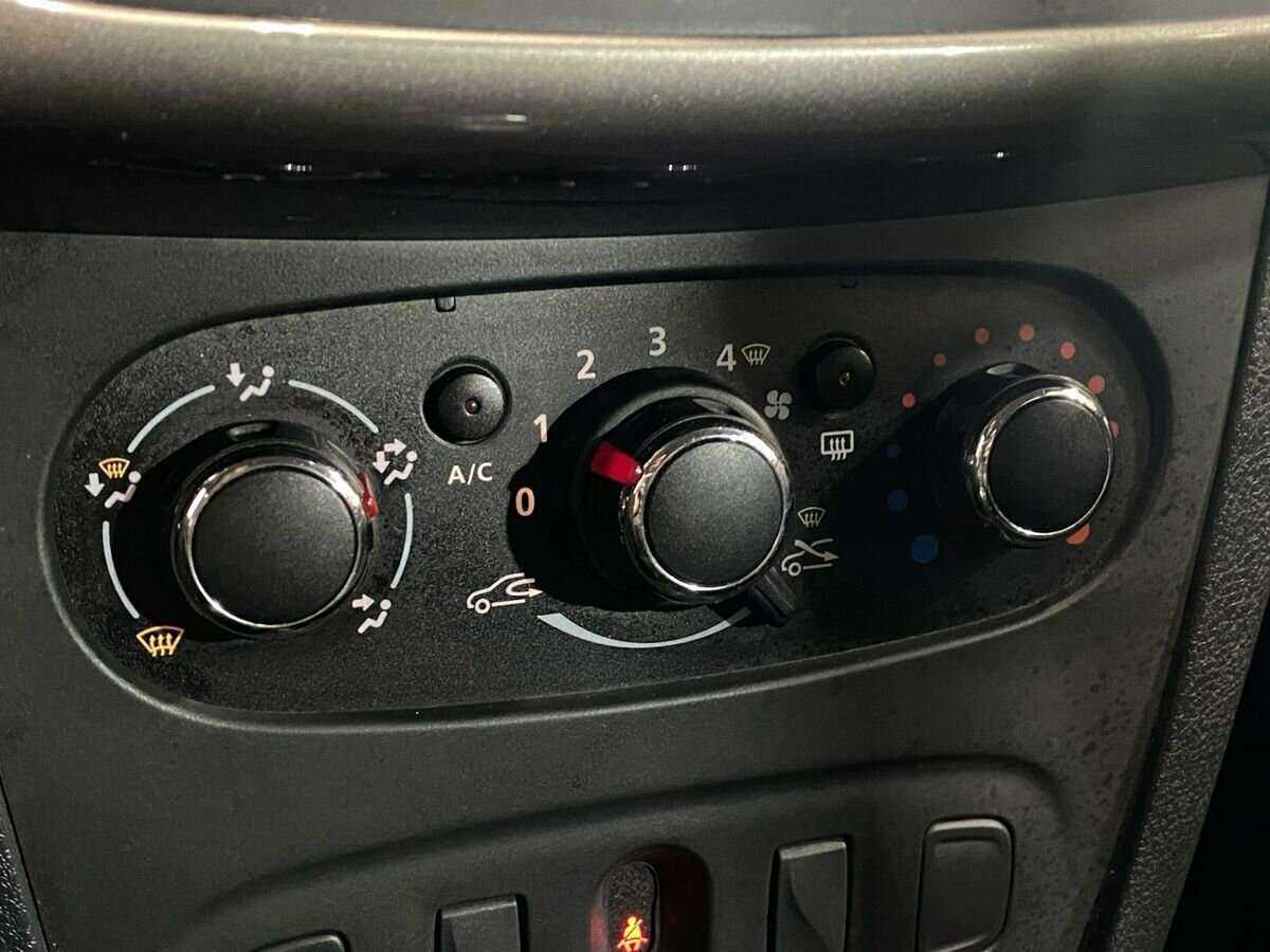 Рено Логан б/у, 2016, Автоматическая. Фото: #13