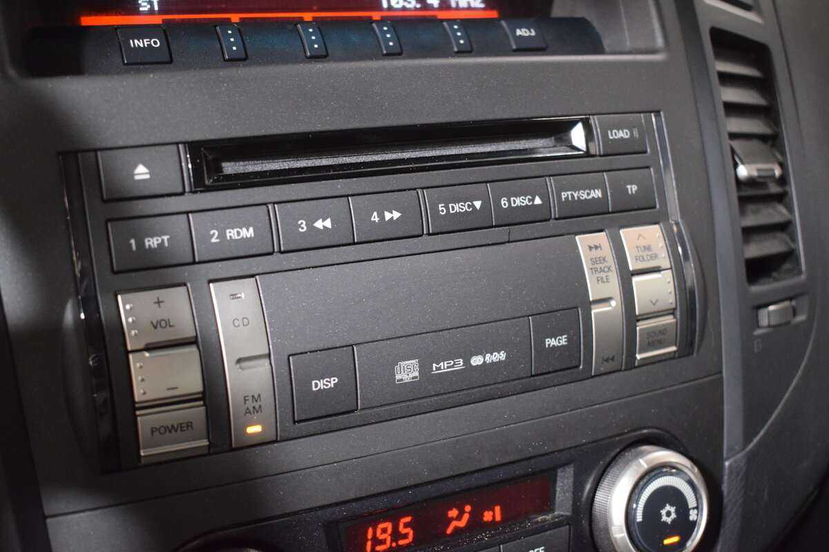 Митсубиши Паджеро б/у, 2014, Автоматическая. Фото: #17