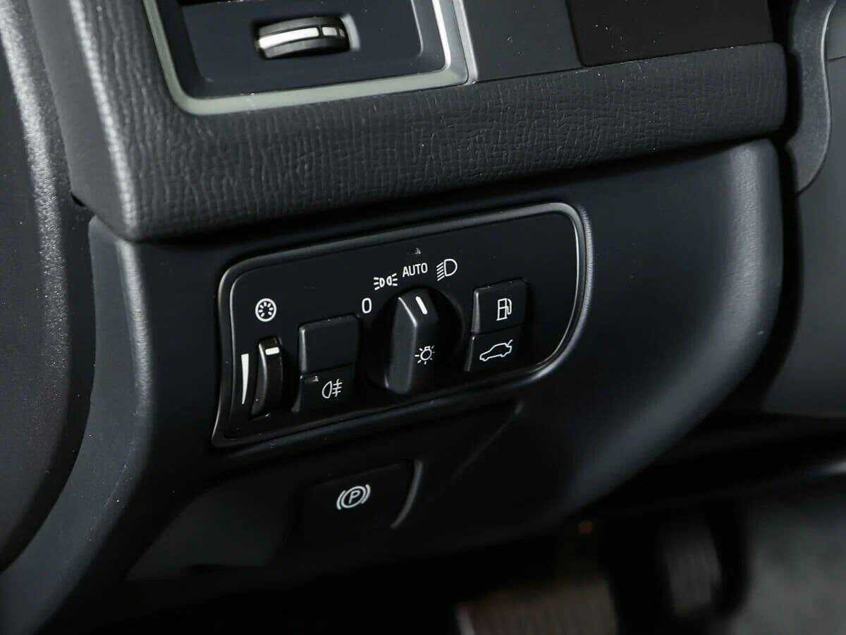 Вольво ИксЦ60 б/у, 2017, Автоматическая. Фото: #18