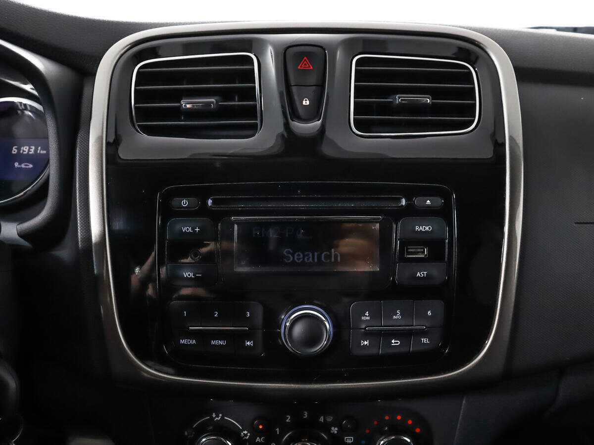 Рено Логан б/у, 2014, Механическая. Фото: #12