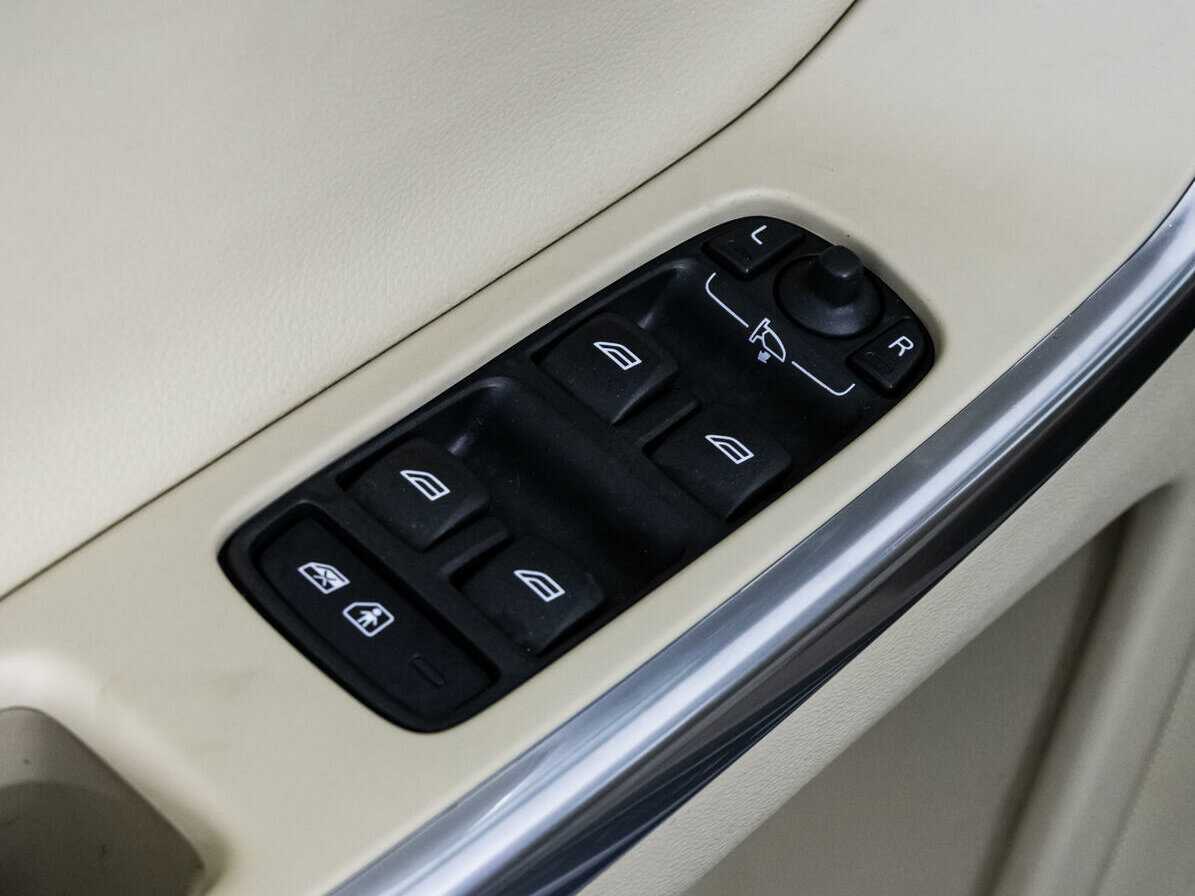 Вольво ИксЦ60 б/у, 2016, Автоматическая. Фото: #11