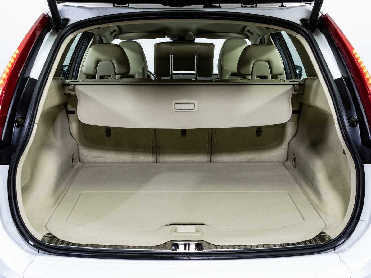 Вольво ИксЦ60 б/у, 2016, Автоматическая. Фото: #13