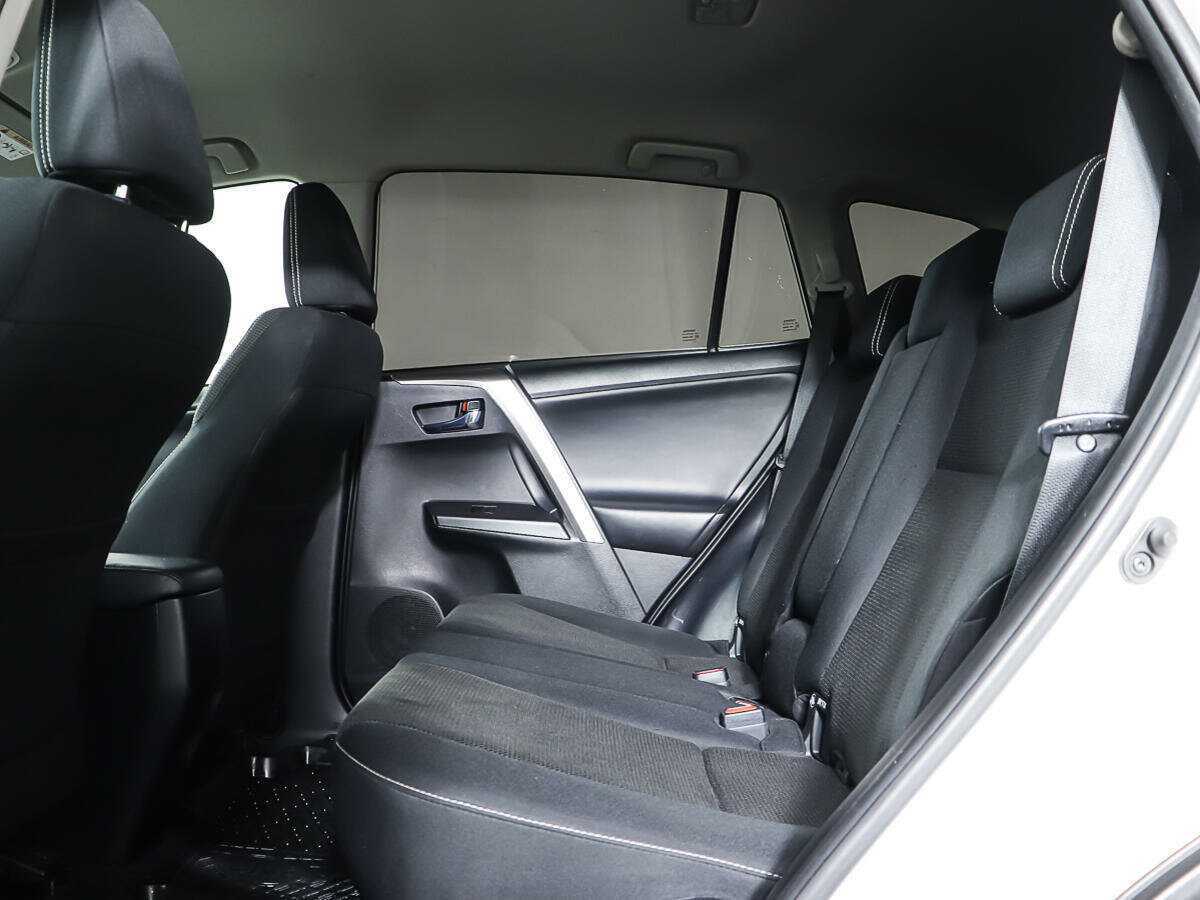 Тойота Рав4 б/у, 2017, Автоматическая. Фото: #9