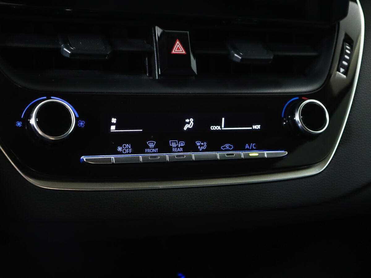 Тойота Королла б/у, 2019, Механическая. Фото: #13