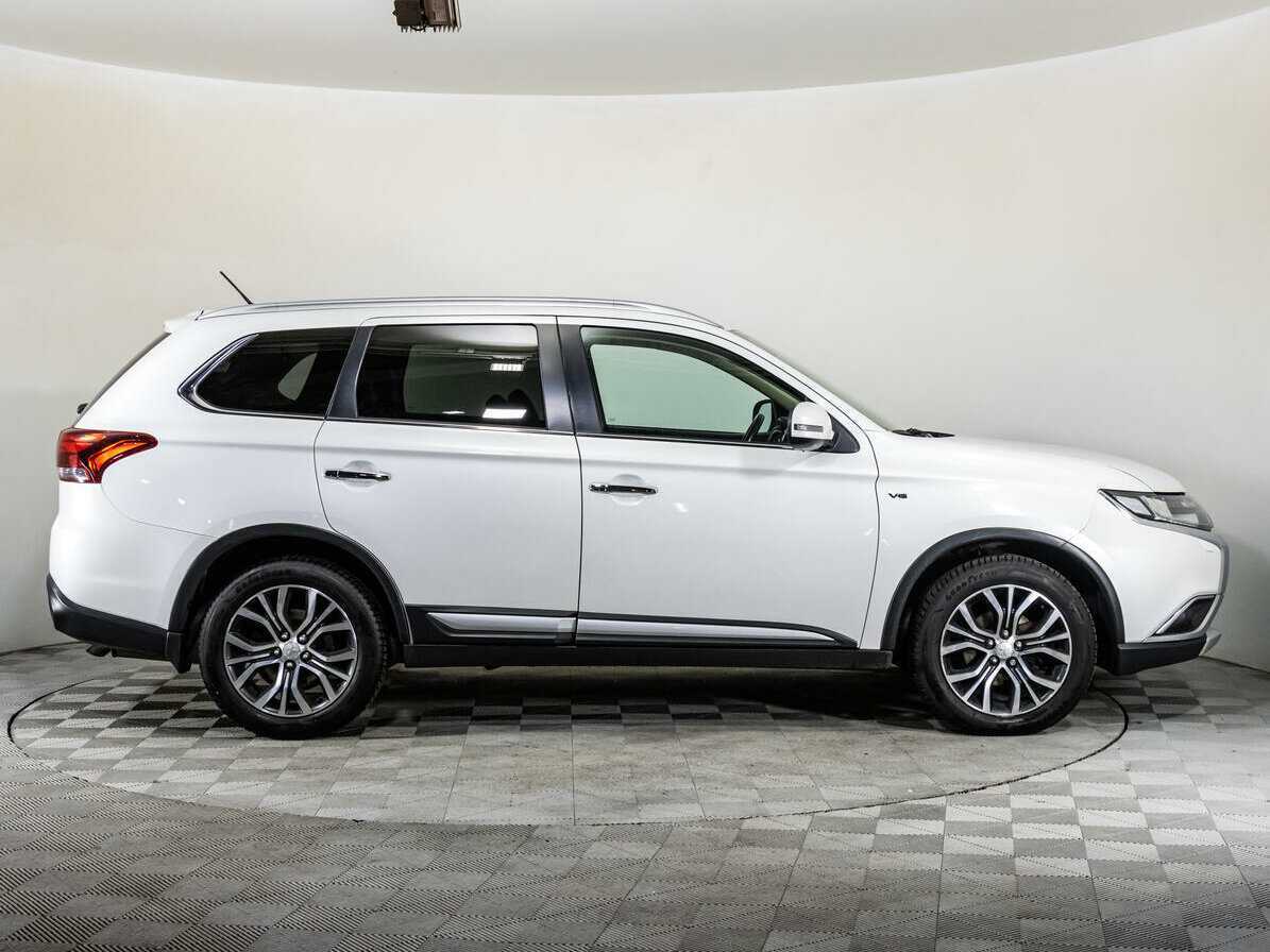 Митсубиши Оутлэндер б/у, 2016, Автоматическая. Фото: #3