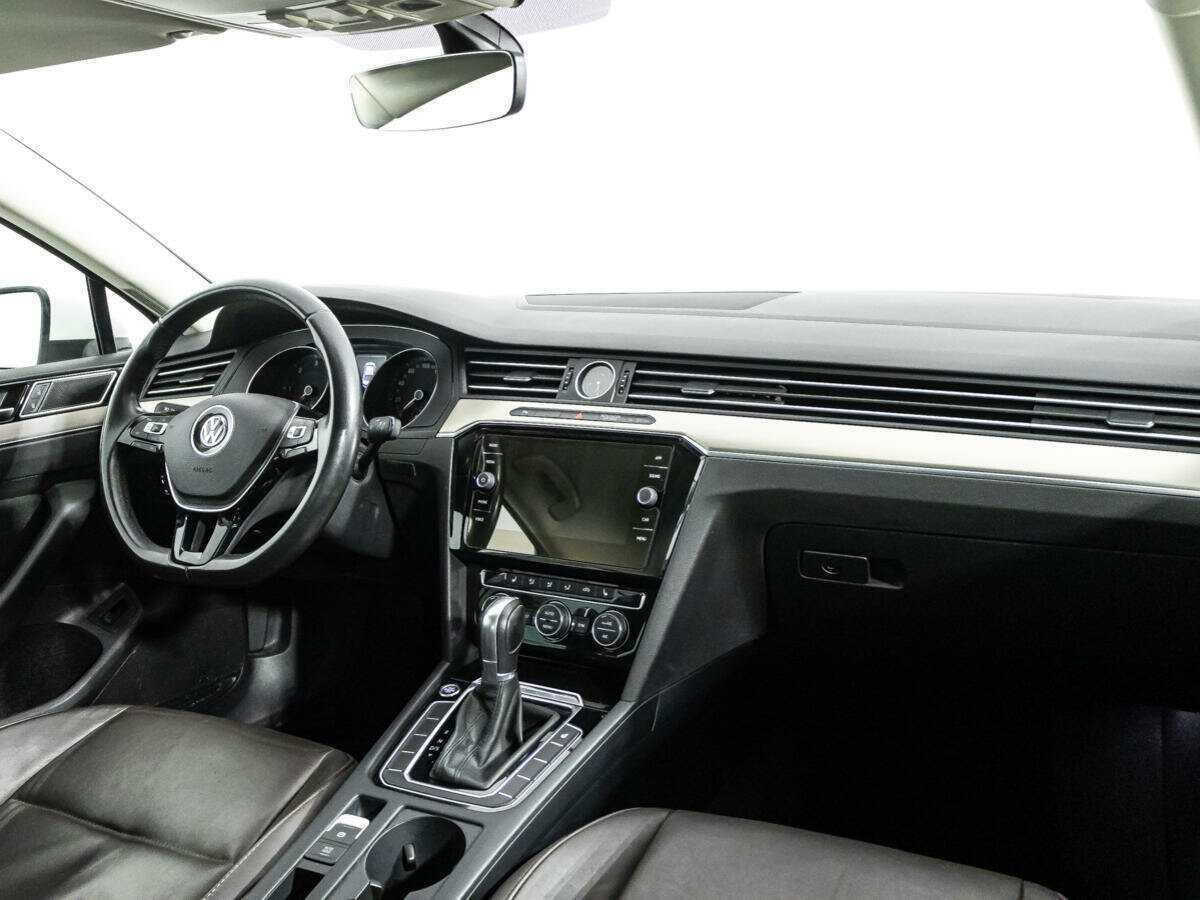 Фольксваген Пассат б/у, 2017, Роботизированная. Фото: #8