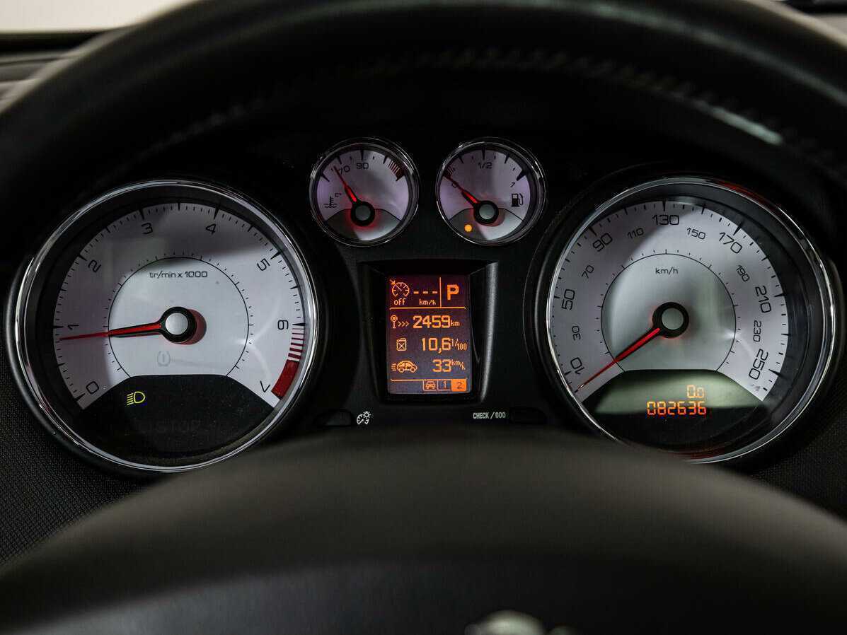 Пежо 308 б/у, 2013, Автоматическая. Фото: #11