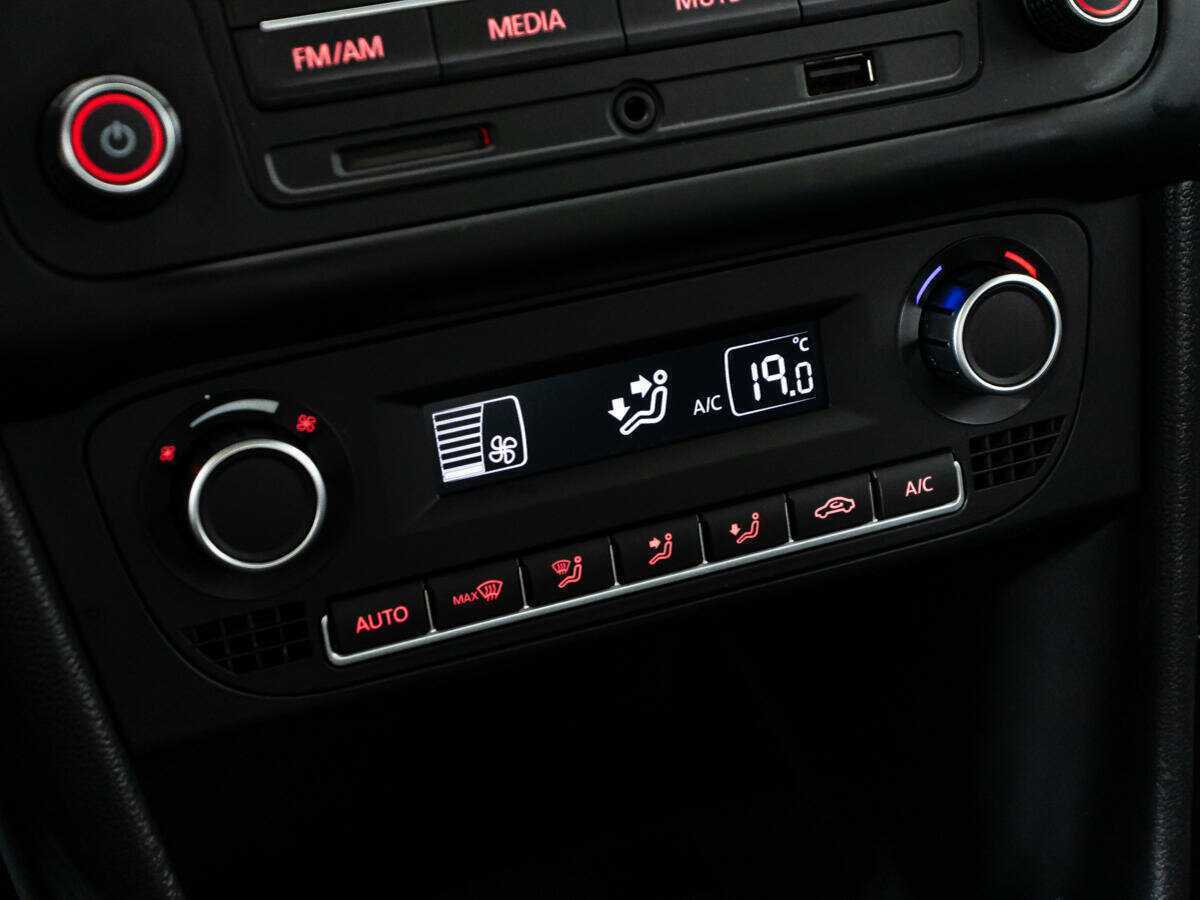 Фольксваген Поло б/у, 2016, Механическая. Фото: #13