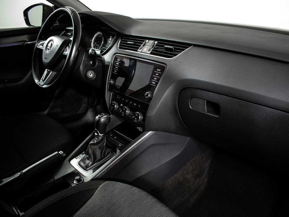 Шкода Октавия б/у, 2018, Роботизированная. Фото: #5