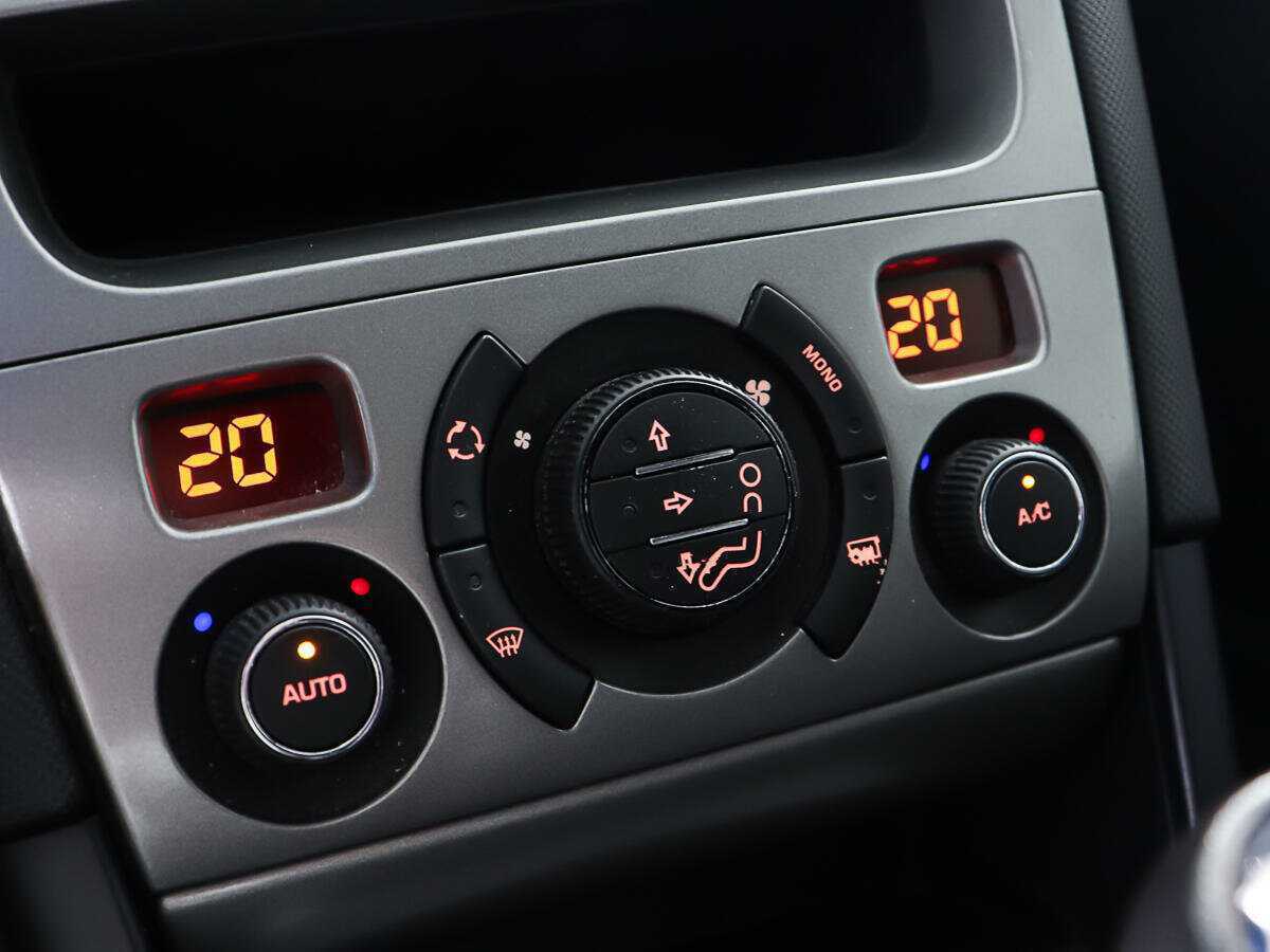 Пежо 408 б/у, 2014, Механическая. Фото: #14