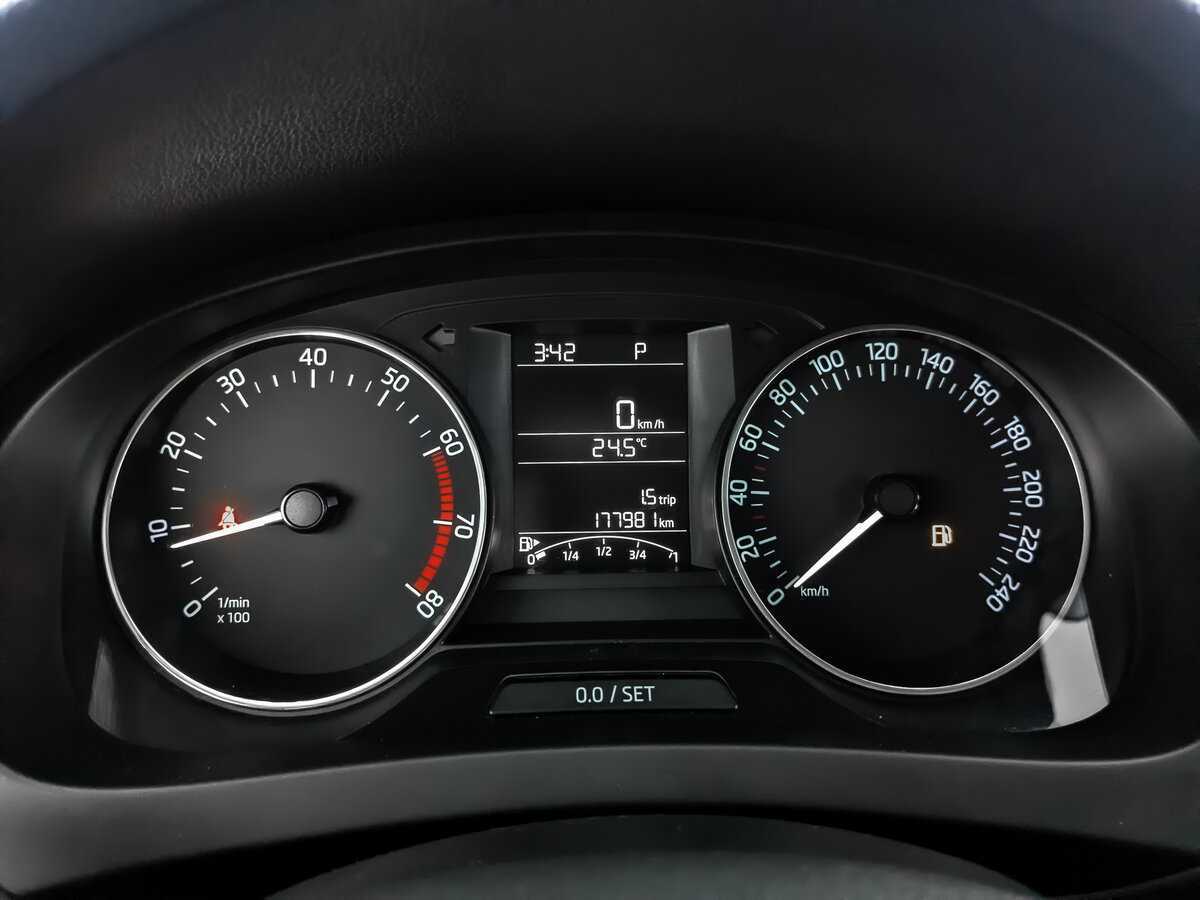 Шкода Рапид б/у, 2015, Роботизированная. Фото: #11