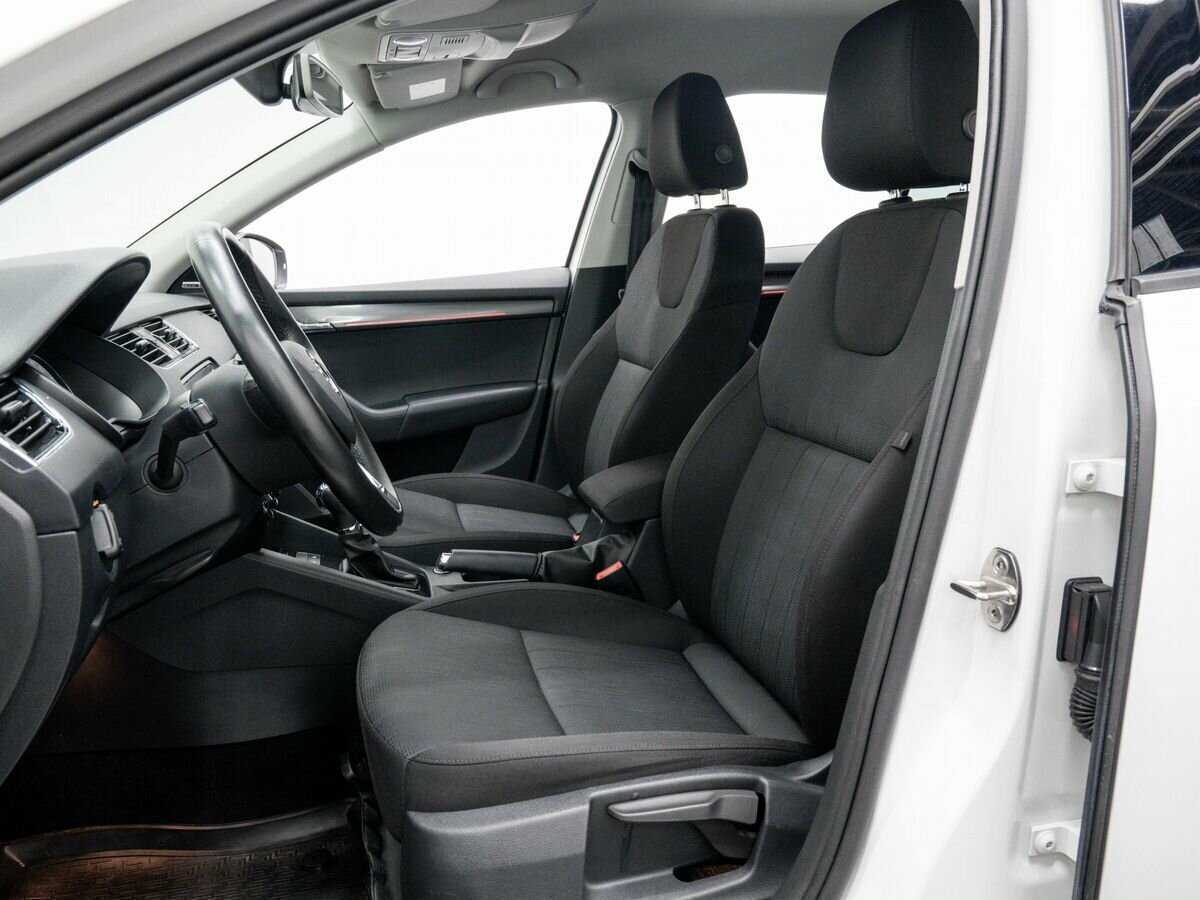 Шкода Октавия б/у, 2018, Роботизированная. Фото: #11