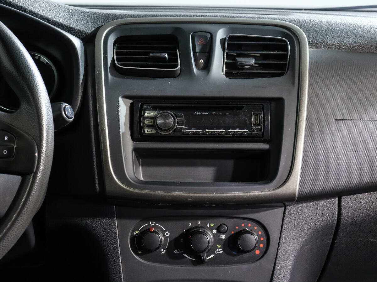 Рено Сандеро б/у, 2015, Механическая. Фото: #12