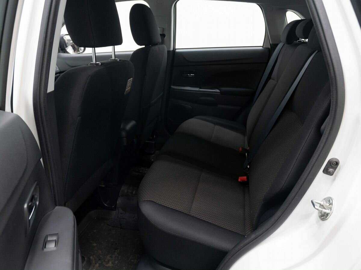 Митсубиши АС-Икс б/у, 2018, Механическая. Фото: #9