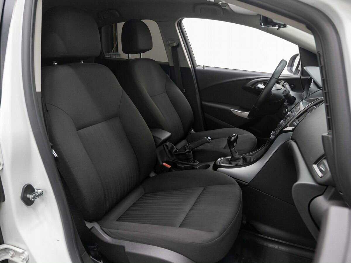 Опель Астра б/у, 2013, Механическая. Фото: #11