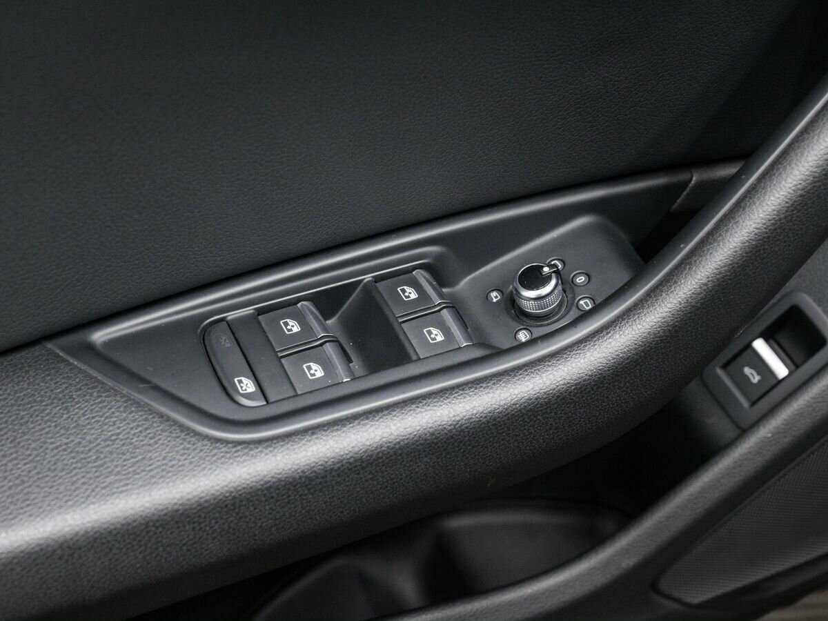 Ауди А4 б/у, 2018, Роботизированная. Фото: #15