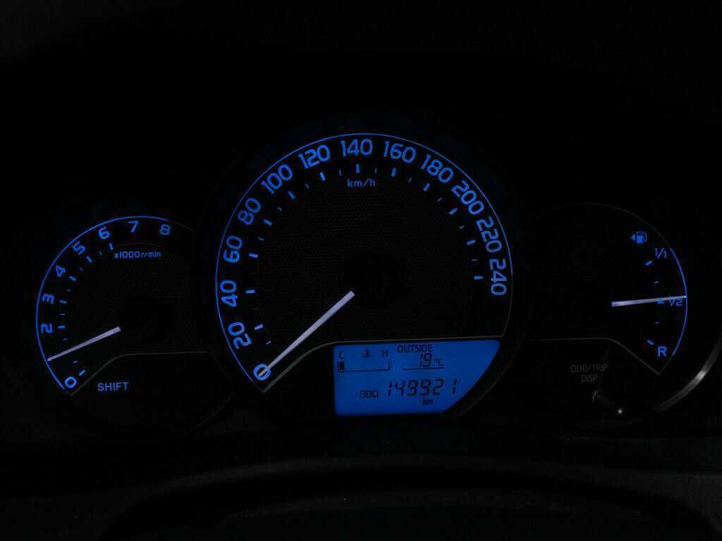 Тойота Аурис б/у, 2014, Механическая. Фото: #11