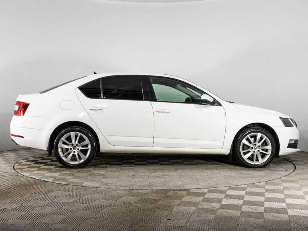 Шкода Октавия б/у, 2018, Роботизированная. Фото: #3