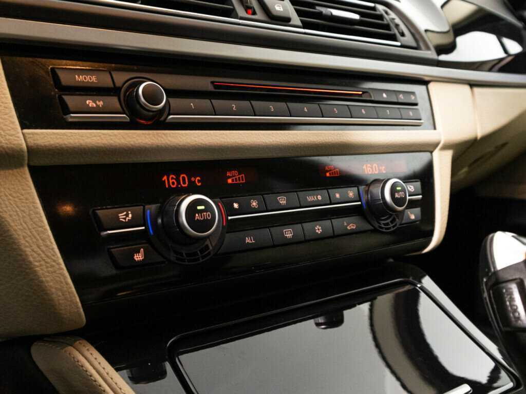 БМВ 5 серии б/у, 2012, Автоматическая. Фото: #17