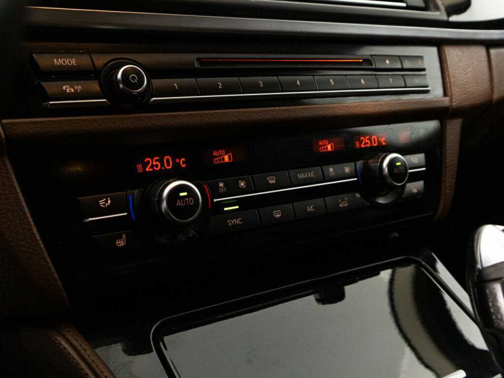 БМВ 5 серии б/у, 2015, Автоматическая. Фото: #15