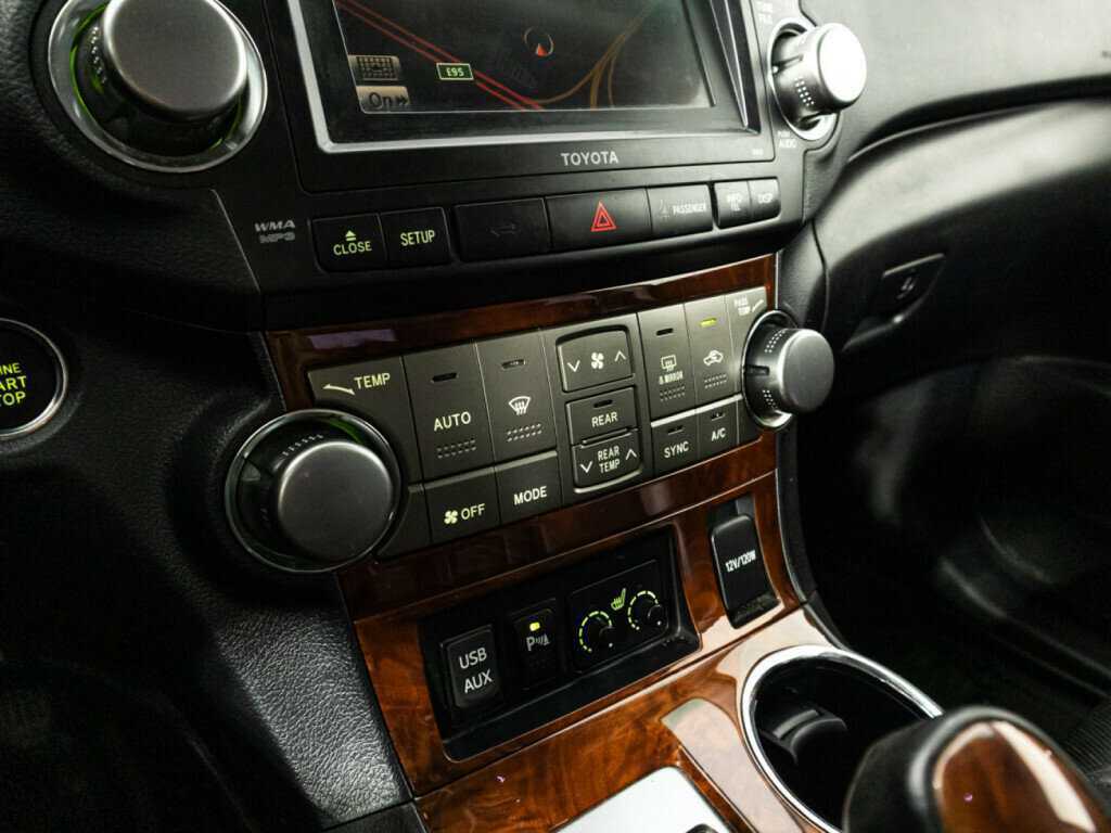 Тойота Хайлэндер б/у, 2012, Автоматическая. Фото: #17