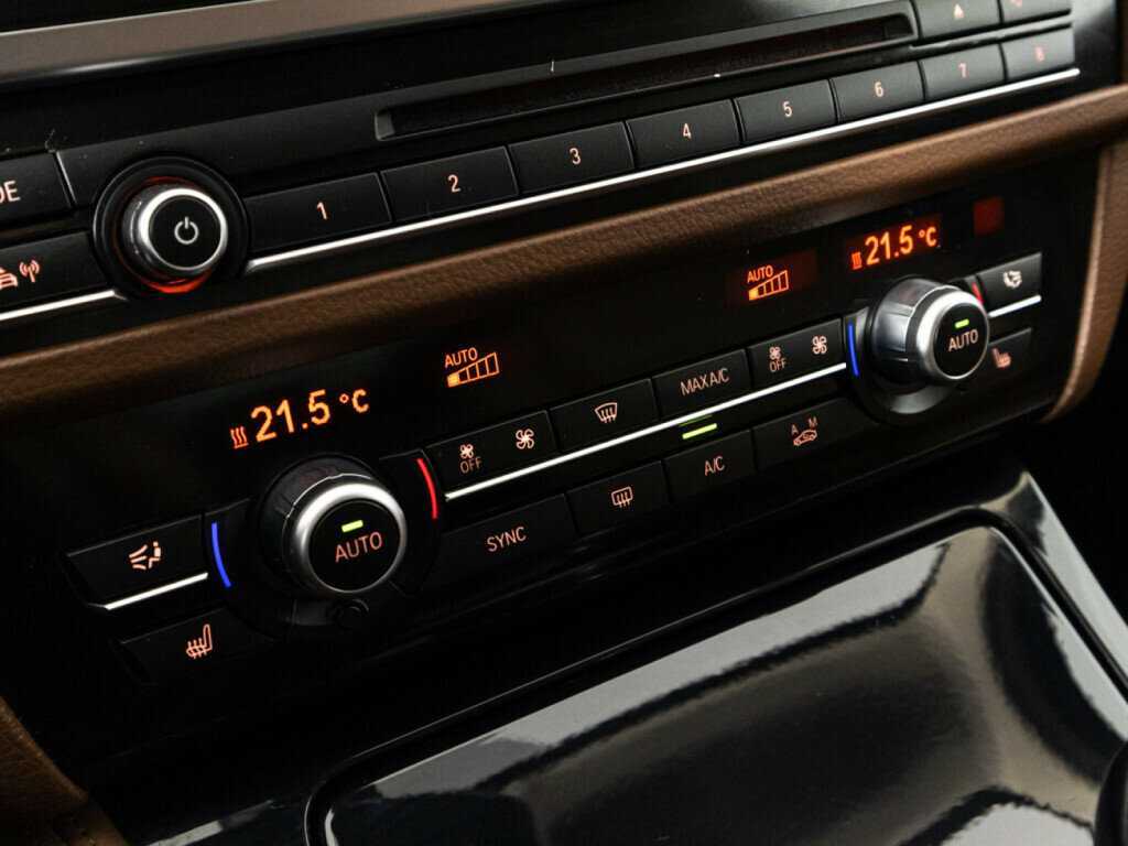 БМВ 5 серии б/у, 2016, Автоматическая. Фото: #16