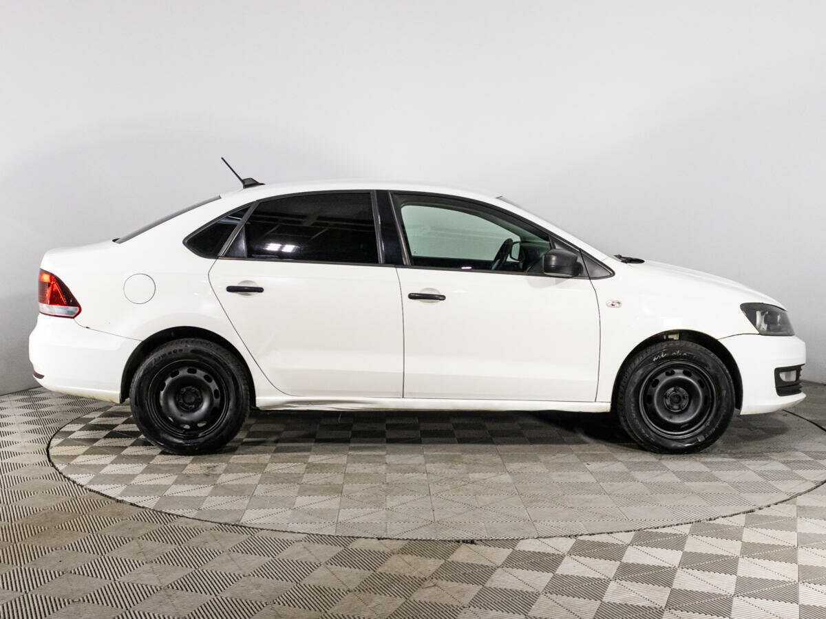 Фольксваген Поло б/у, 2017, Механическая. Фото: #2