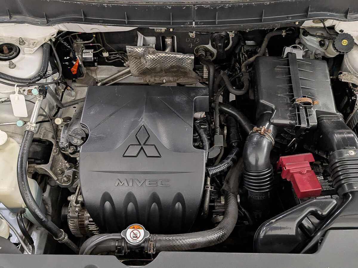 Митсубиши АС-Икс б/у, 2014, Механическая. Фото: #8