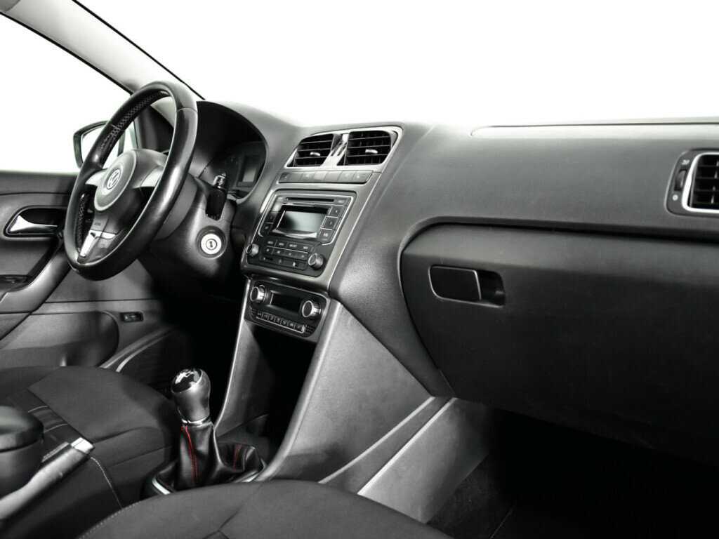 Фольксваген Поло б/у, 2015, Механическая. Фото: #8