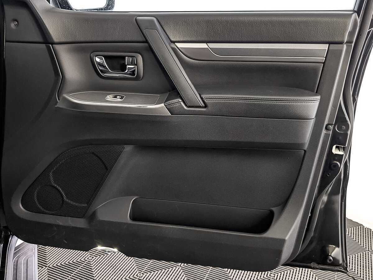 Митсубиши Паджеро б/у, 2013, Автоматическая. Фото: #24