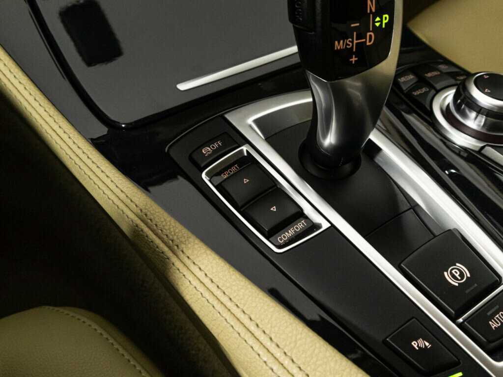 БМВ 5 серии б/у, 2014, Автоматическая. Фото: #19