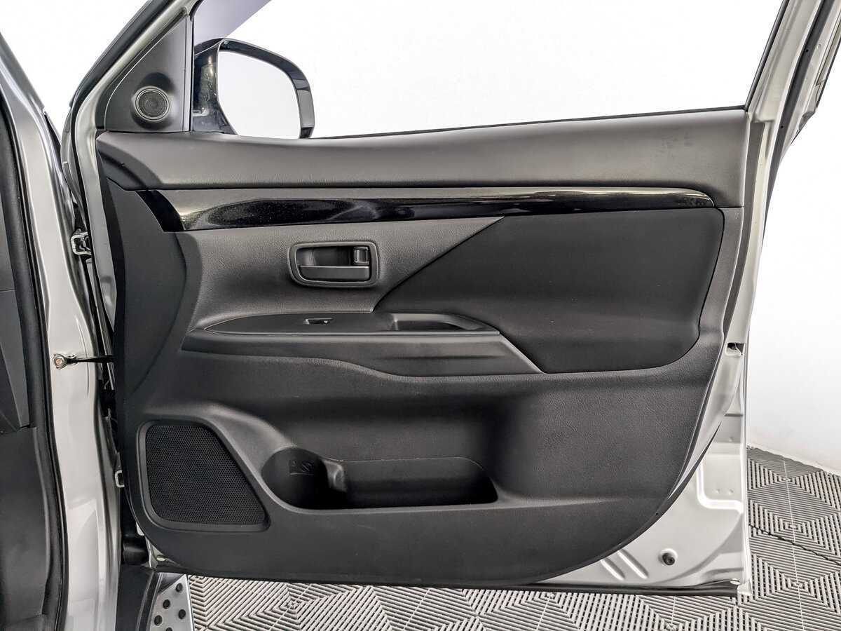 Митсубиши Оутлэндер б/у, 2019, Вариатор. Фото: #23