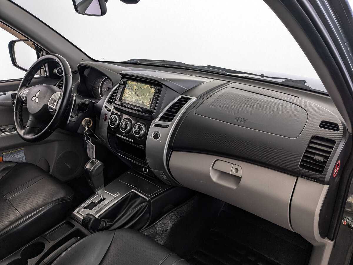 Митсубиши Паджеро Спорт б/у, 2013, Автоматическая. Фото: #12