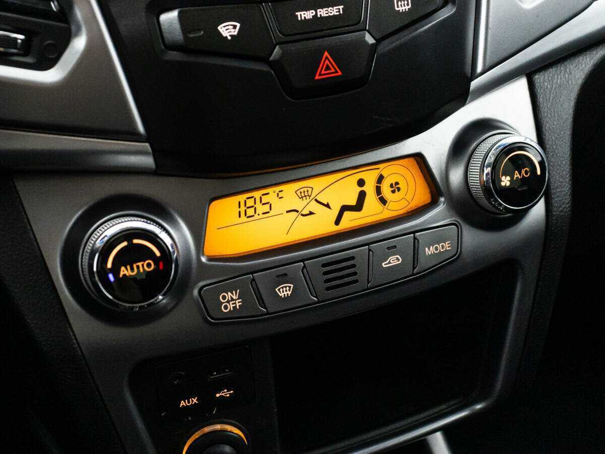 Сан-Ён Актион б/у, 2013, Автоматическая. Фото: #15