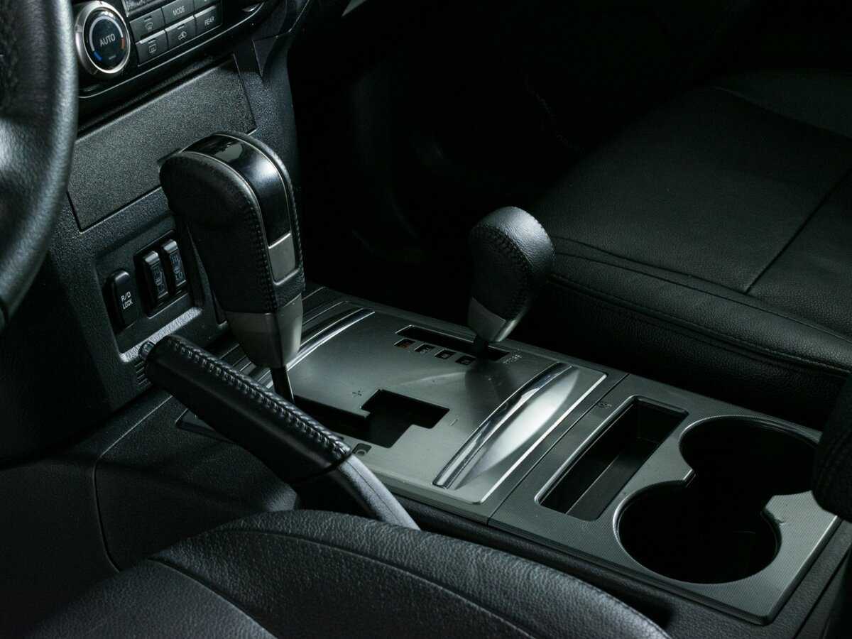 Митсубиши Паджеро б/у, 2013, Автоматическая. Фото: #12